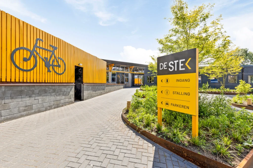 Entree van DE STEK in Groningen, locatie van het Open Huis ErvaarWerk
